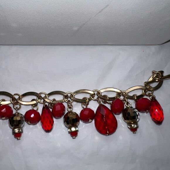 Vintage MCM Gold Tone And‎ Red Faceted Bead Toggle Charm Bracelet - Picture 4 of 5